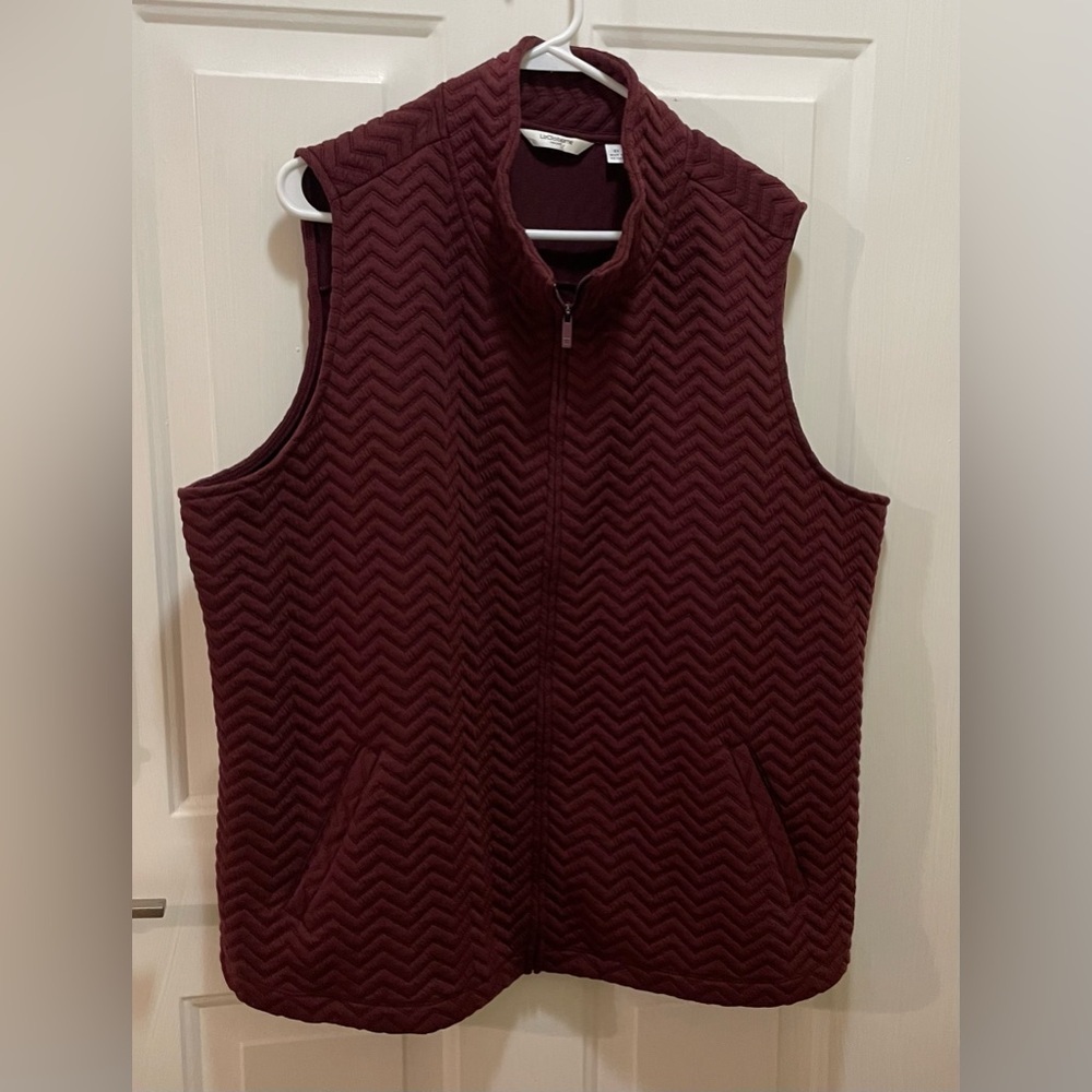 Liz Claiborne Red Quilted Vest with Stand-Up Collar